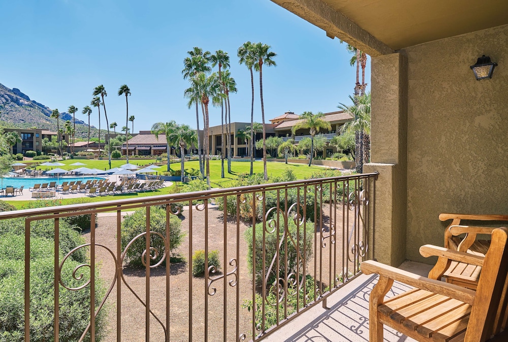 Basic Room, 2 Queen Beds, Pool View - Photo 4
