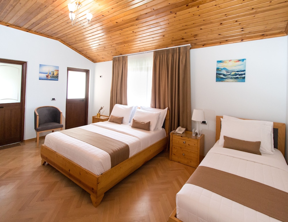 Basic Triple Room