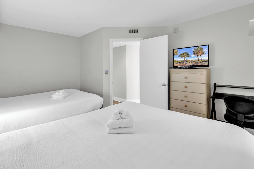 Exclusive Condo, 2 Bedrooms, Balcony, Beach View, photo 6