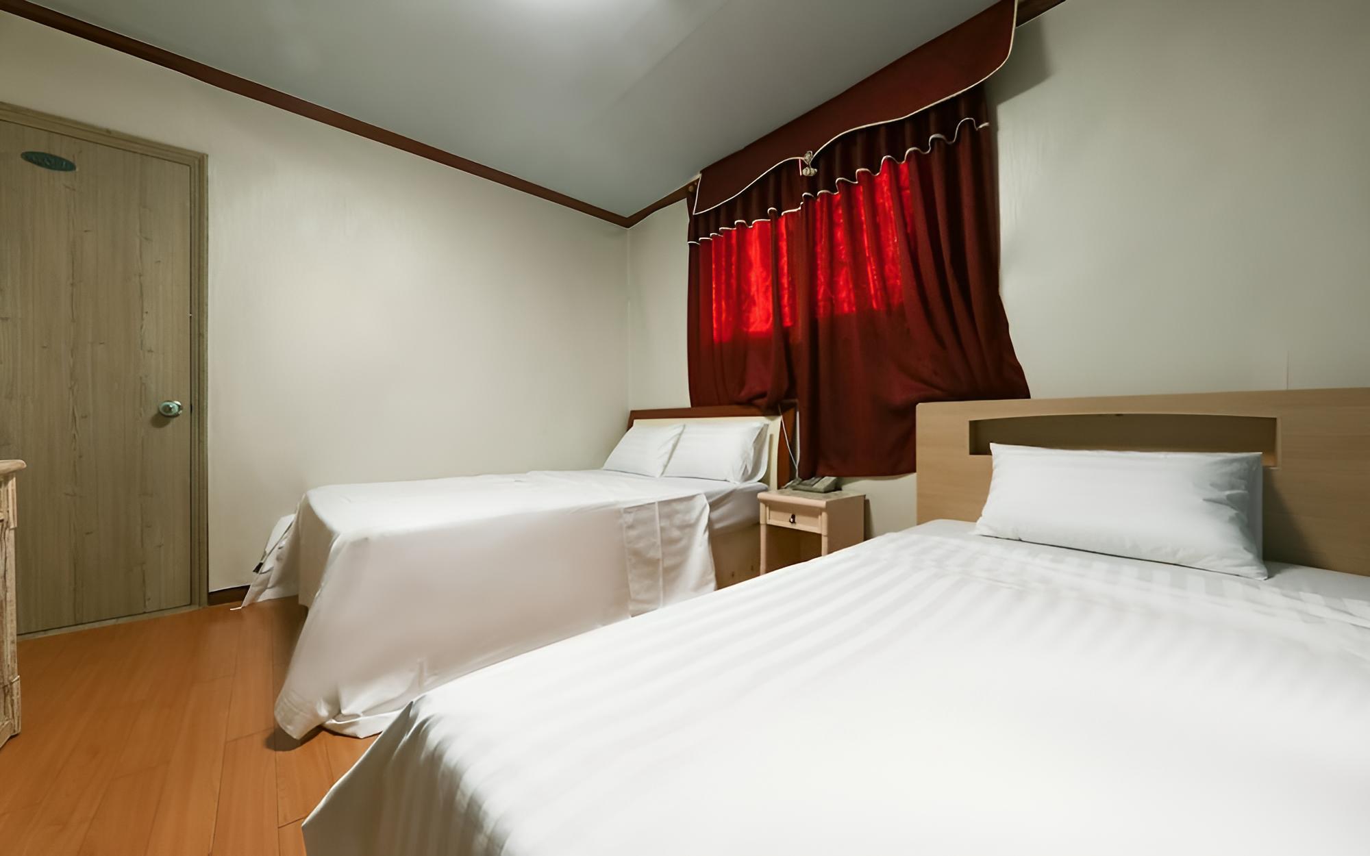Room (Twin (Hard Drive-less PC)) - Photo 1