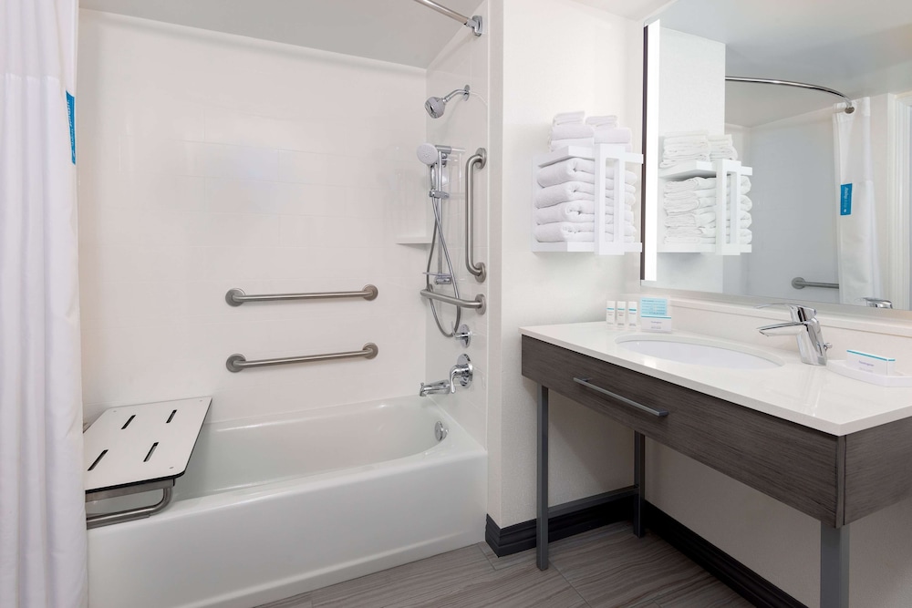King Suite, Accessible, Kitchenette - Photo 7