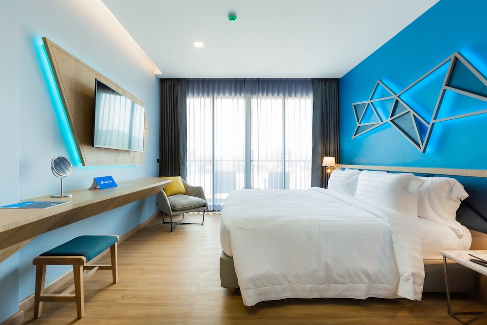Deluxe Pool View Double Room With Balcony photo 2