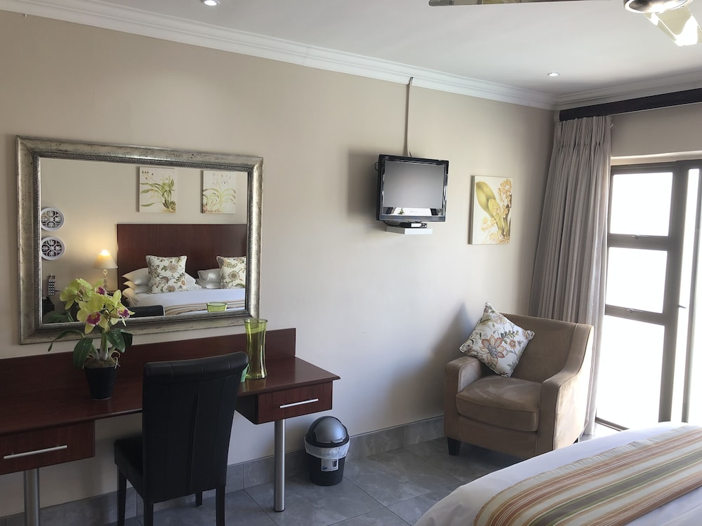 Luxury Room - Photo 8