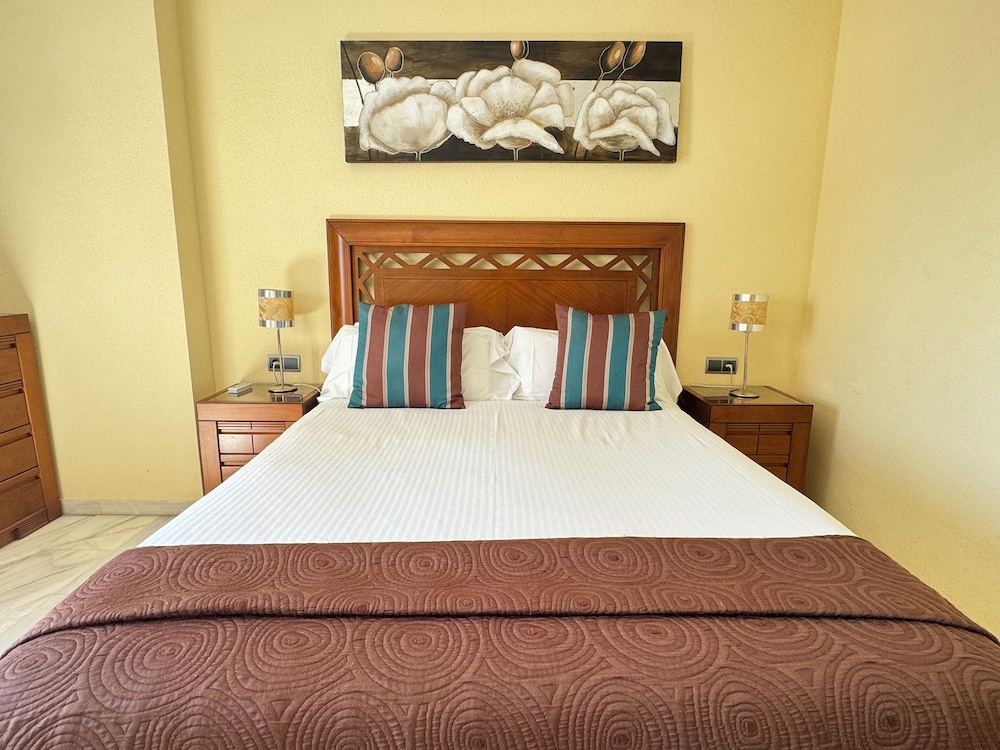 Classic Apartment, 2 Bedrooms, Terrace, Sea View photo 2