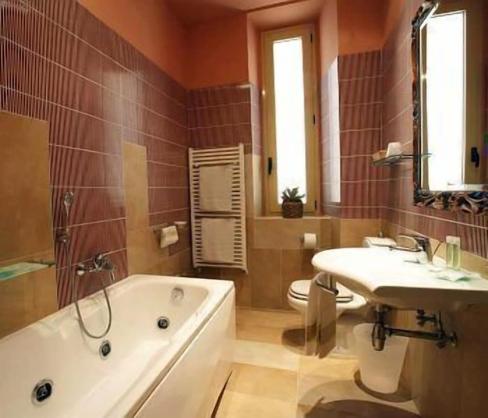 Double Room - Photo 2