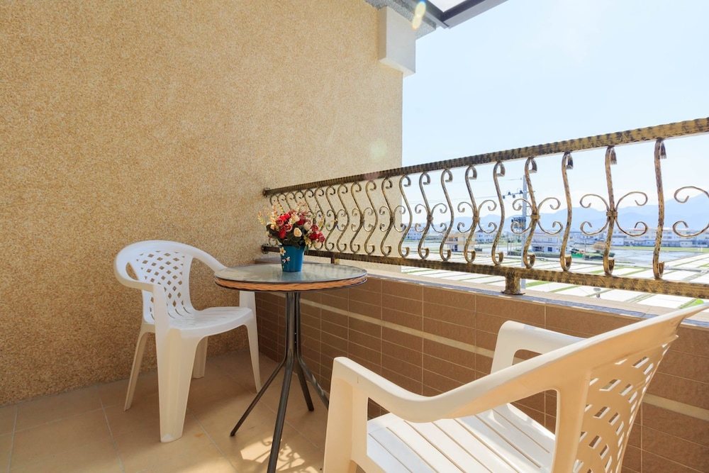 Classic Double Room, City View photo 3