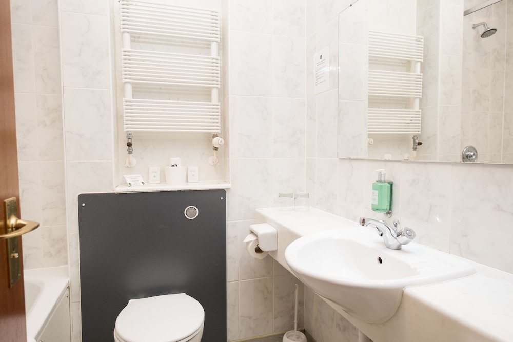 Deluxe Room, 1 King Bed, Non Smoking - Photo 6