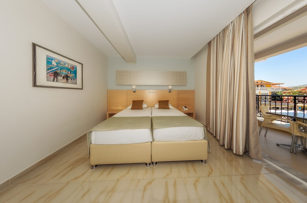 Standard Double or Twin Room, Pool View - Photo 1