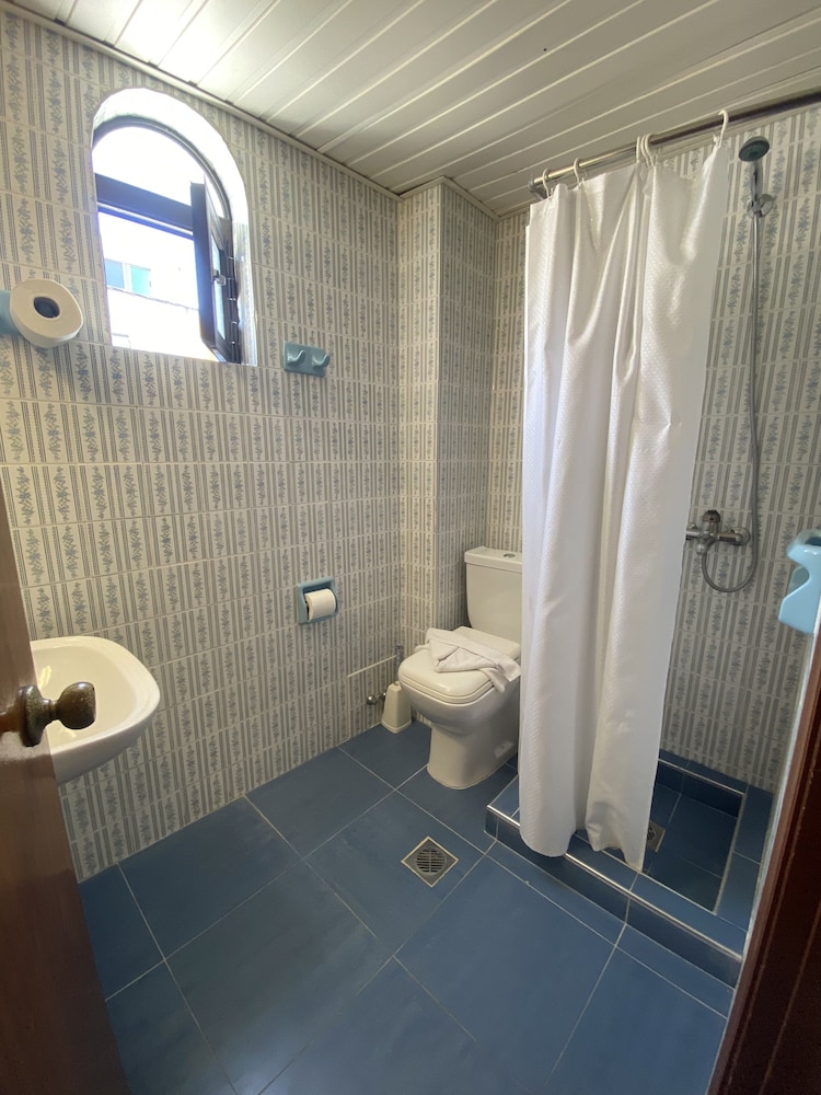 Standard Triple Room, 3 Twin Beds, Balcony photo 3
