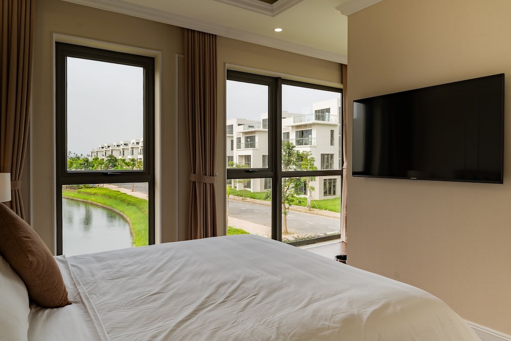 Ruby King Room