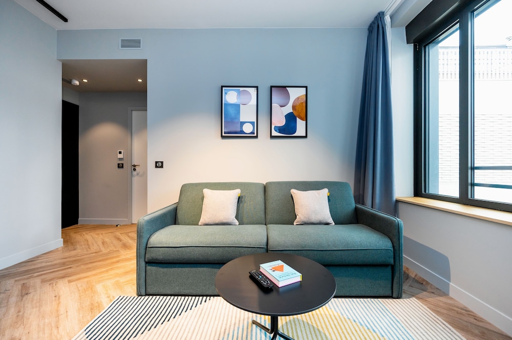 One Bedroom Apartment (Twin) - Photo 13