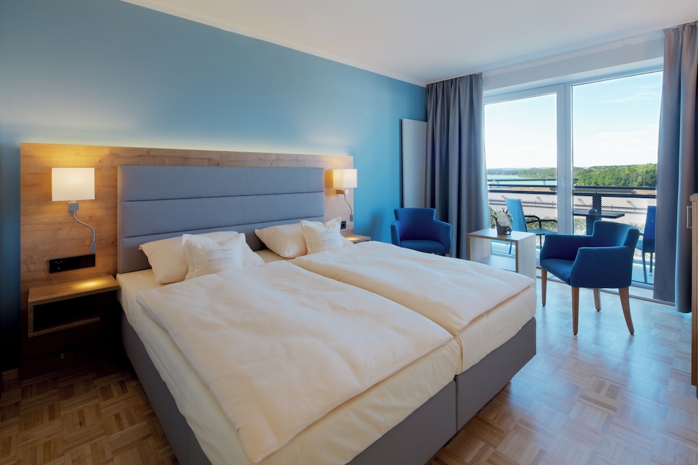 Deluxe Double Room, Lakeside photo 3