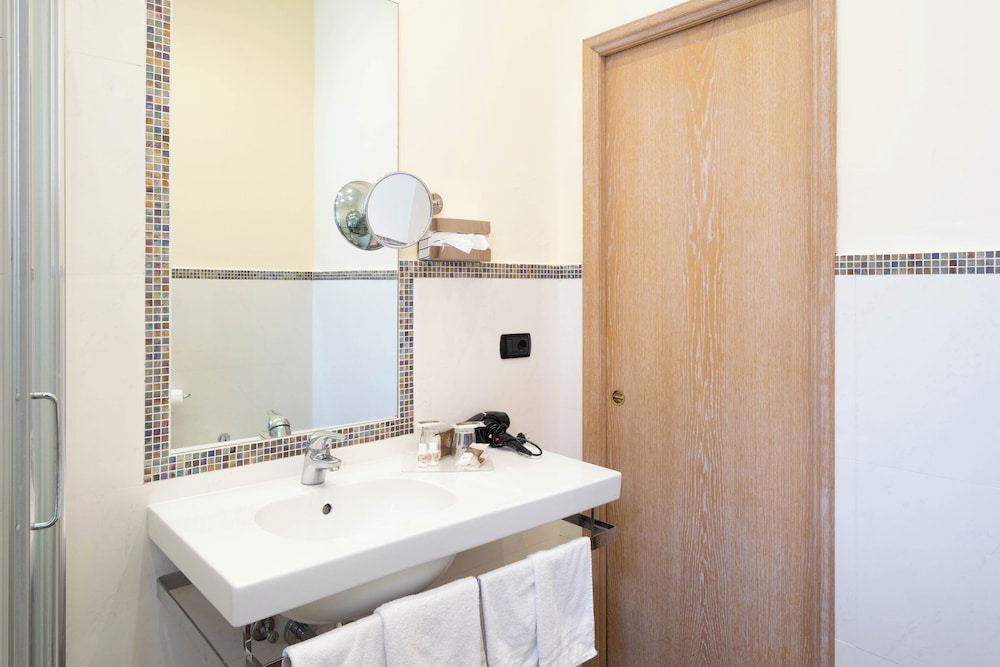 Double or Twin Room (Spa Access) photo 2