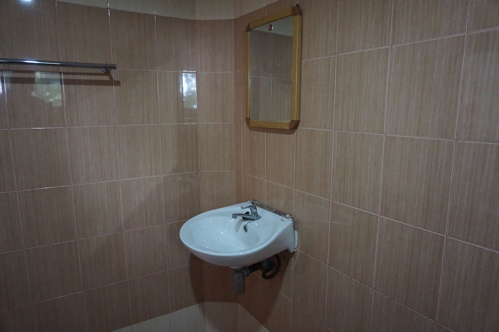 Three Bedrooms - Shared Bungalow photo 3