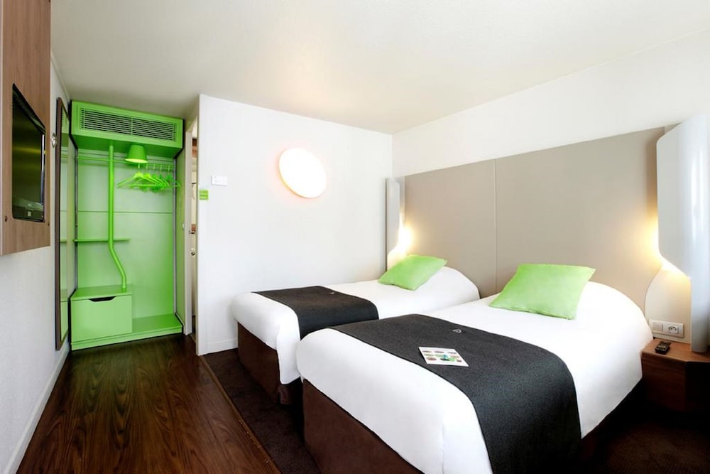 Next Generation, Room, 2 Twin Beds
