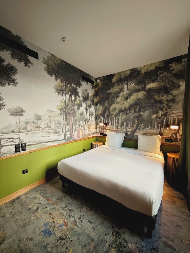 Deluxe Double Room, City View photo 3