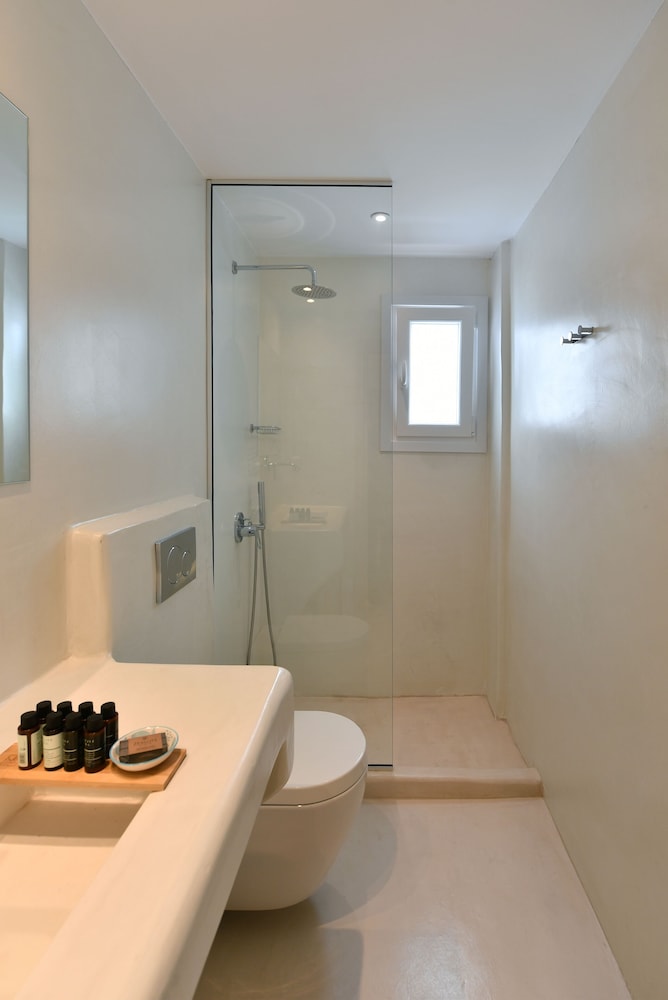 Deluxe Triple Room (without hot tub) - Photo 13