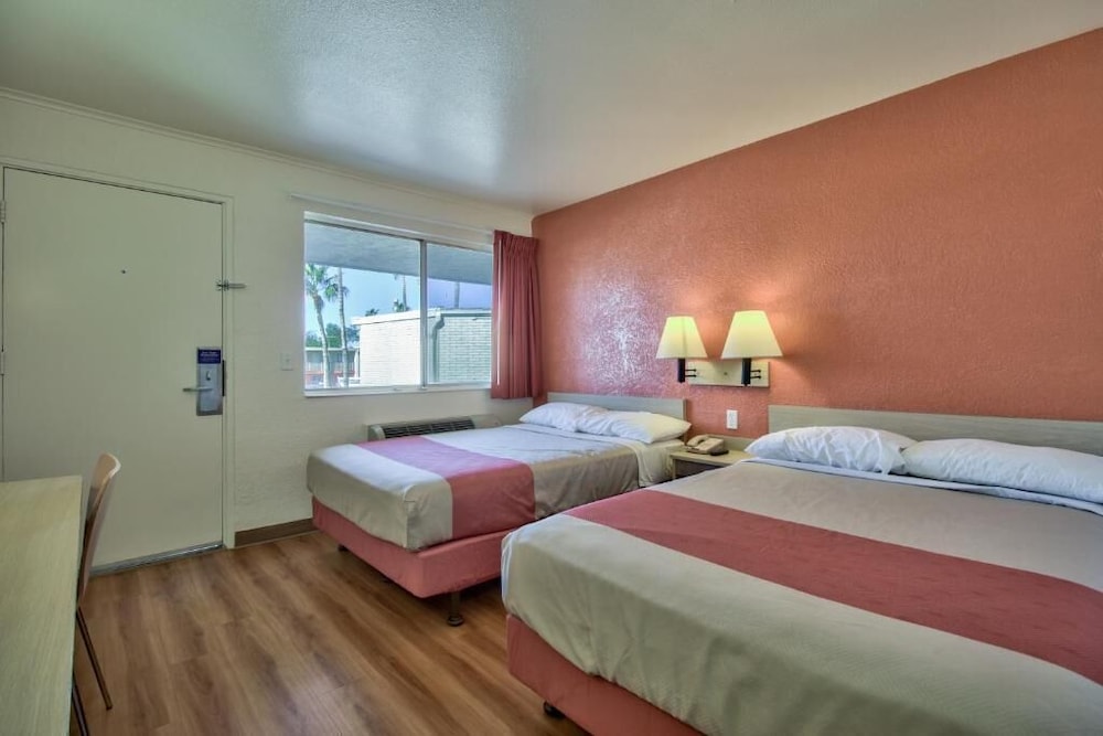 Standard Room, 2 Double Beds, Non Smoking