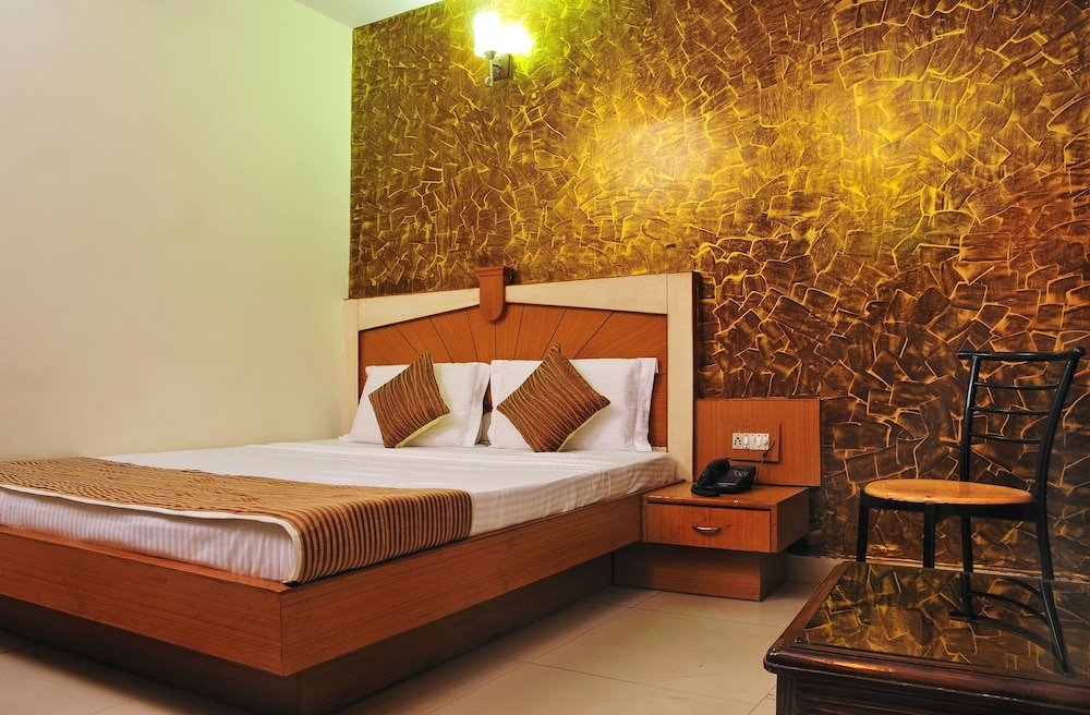 Deluxe Room (Non Ac)