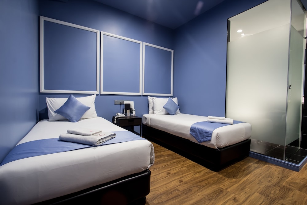 Standard Twin Room, No Windows