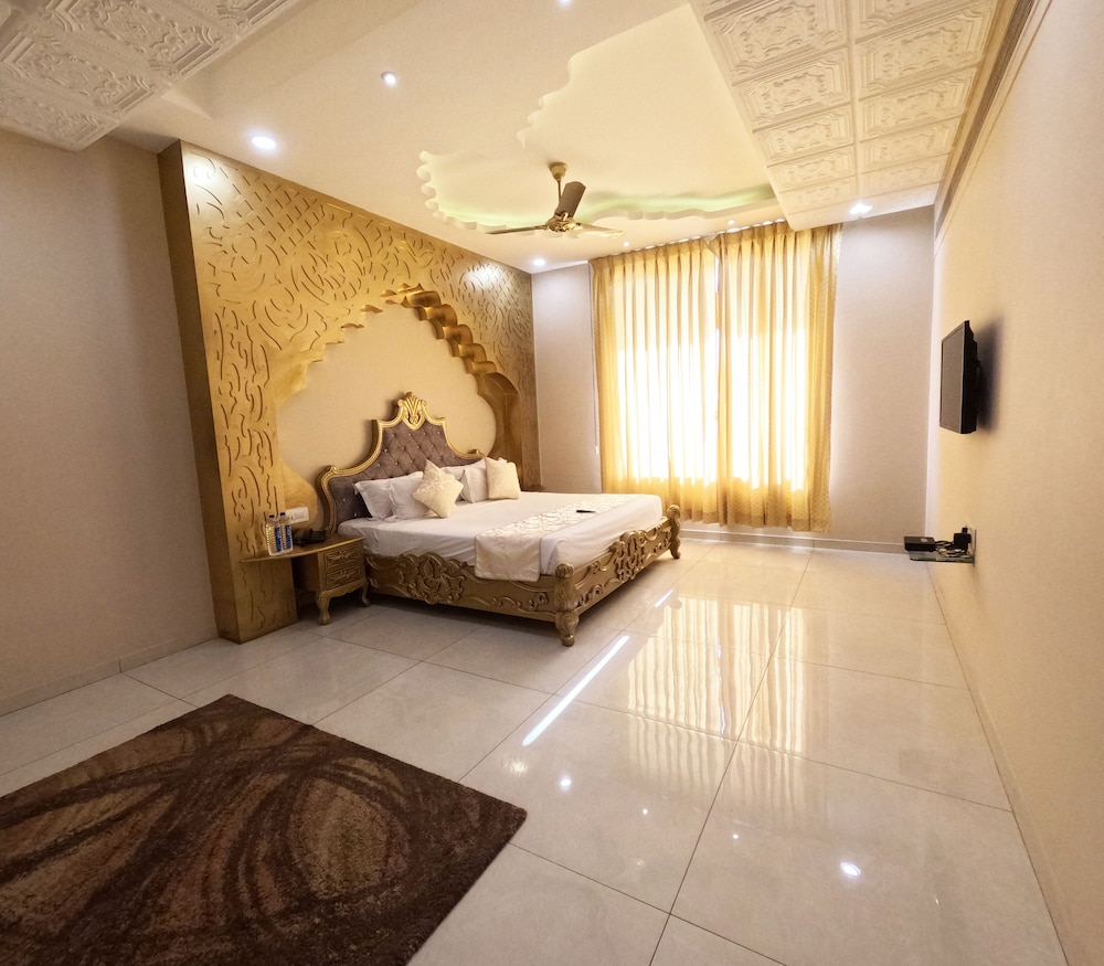 Royal Suite - Photo 1