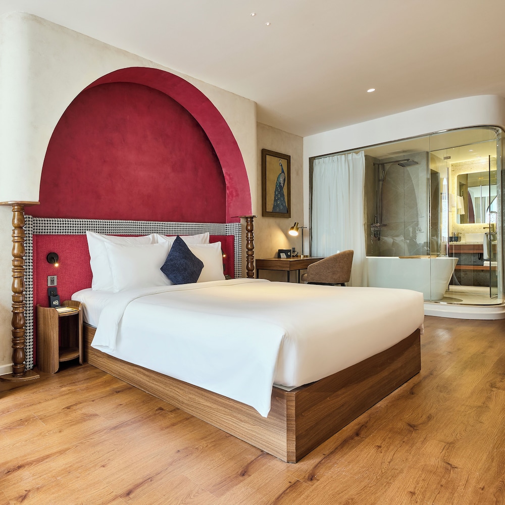 Kin Signature Suite with Window and Onsen Inclusive