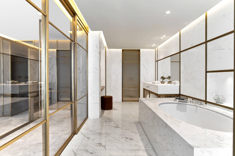 Suite, 1 Bedroom thumbnail 5