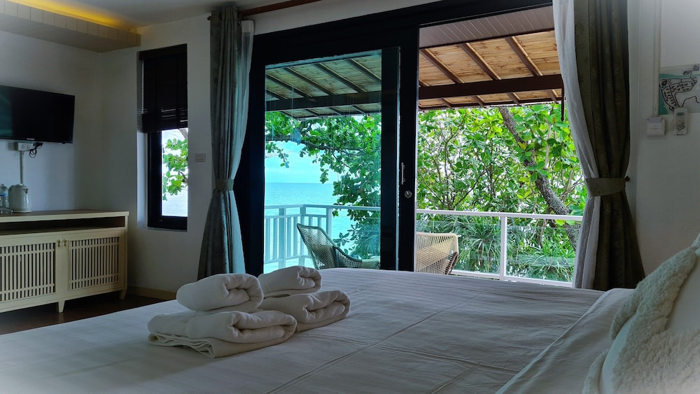 Premium Villa, 1 King Bed, Ocean View - Photo 7