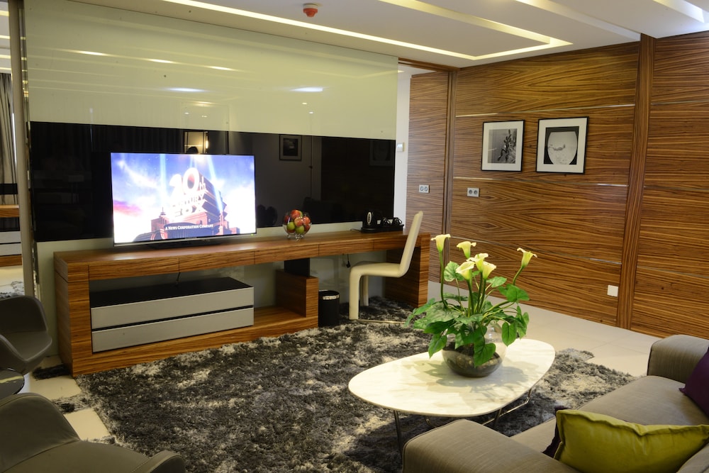 Executive Suite photo 2