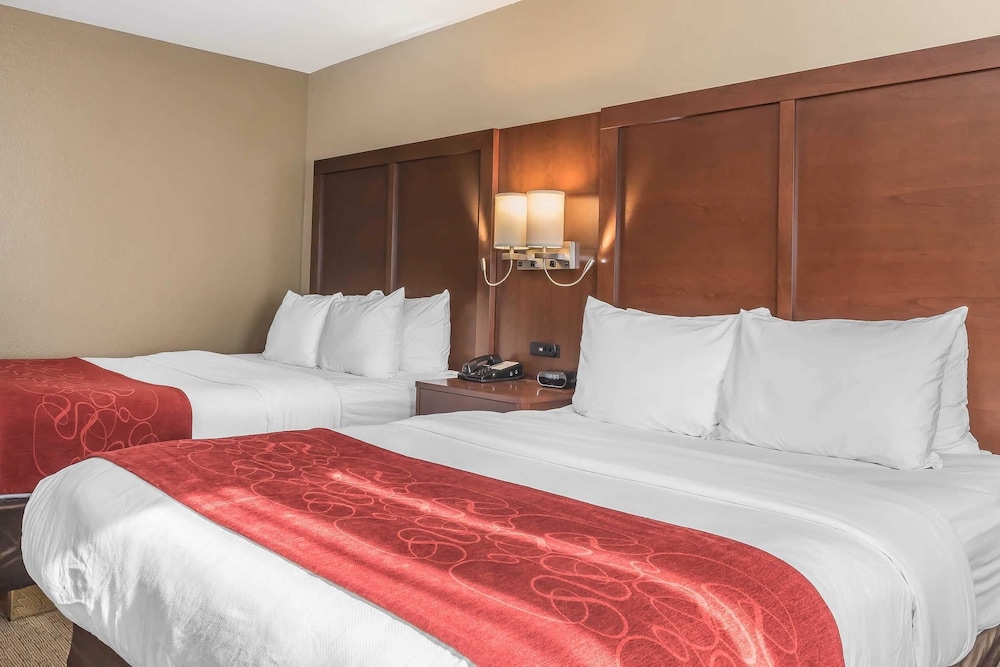 Suite, 2 Queen Beds, Non Smoking - Photo 4