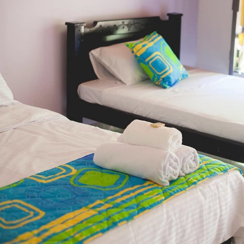 Basic Triple Room, Multiple Beds, Non Smoking photo 2