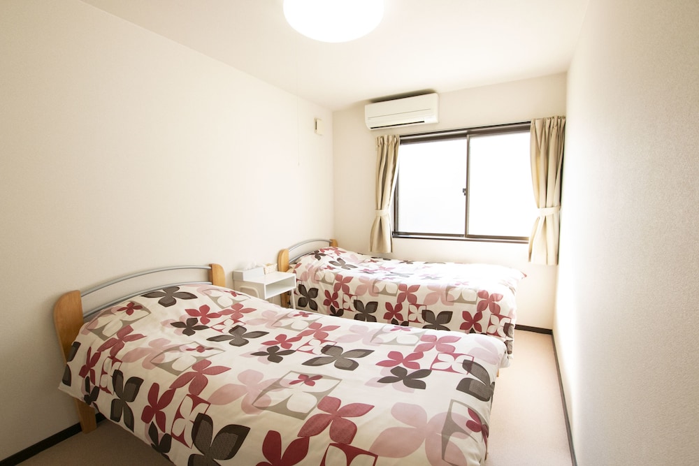 Standard Twin Room, Non Smoking photo 1