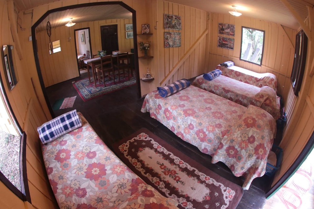 Quarto 2 (Casa Ingá Hostel) photo 2