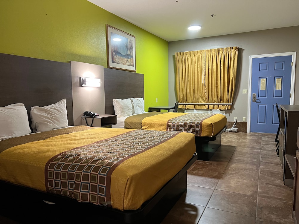 Deluxe Room, 2 Queen Beds, Non Smoking - Photo 1