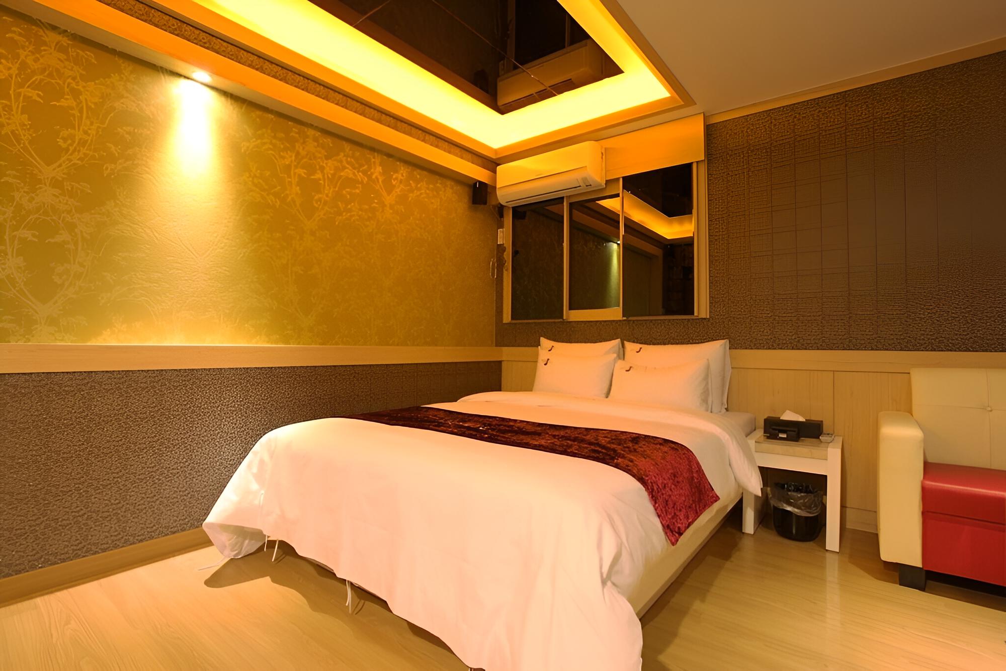 Room (Semi-Special Room) - Photo 13