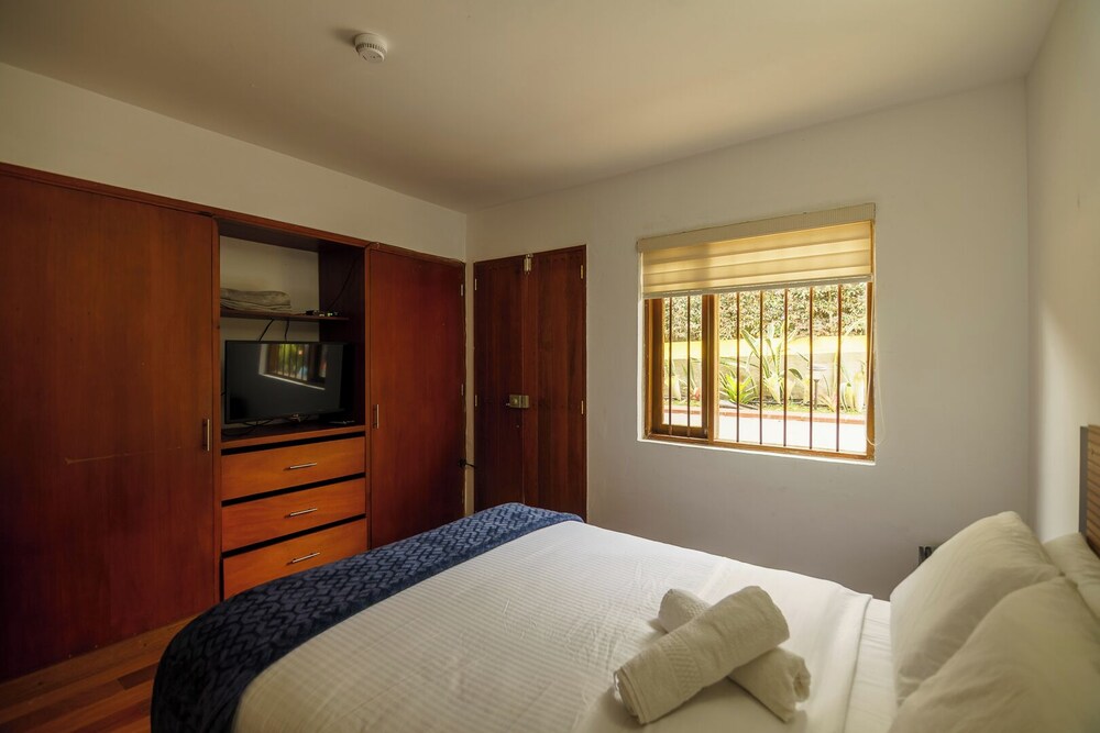 Standard Double Room, Garden View