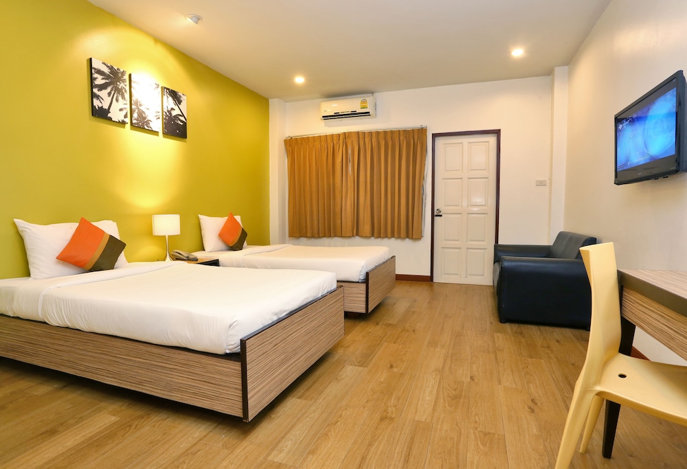 Standard Room (Twin Bed) - Photo 7