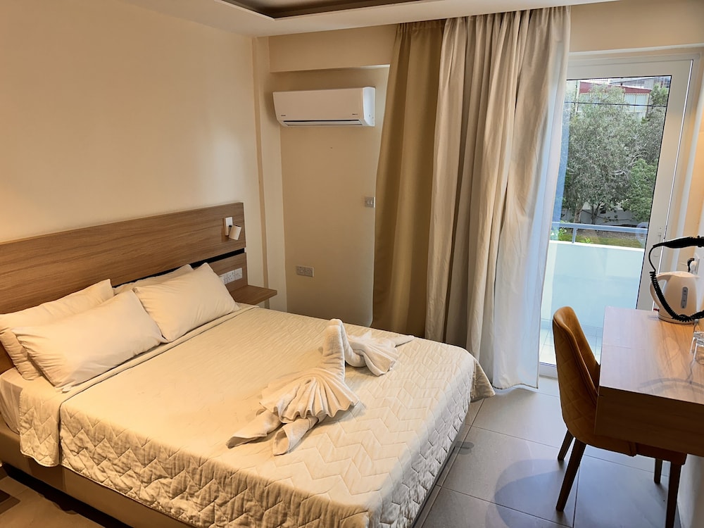 Deluxe Double Room - Photo 1
