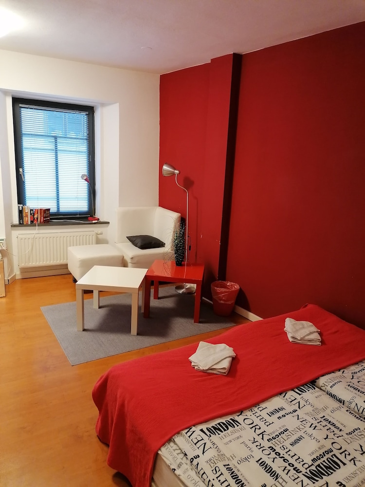 Double or Twin Room (with shared bathroom) photo 1