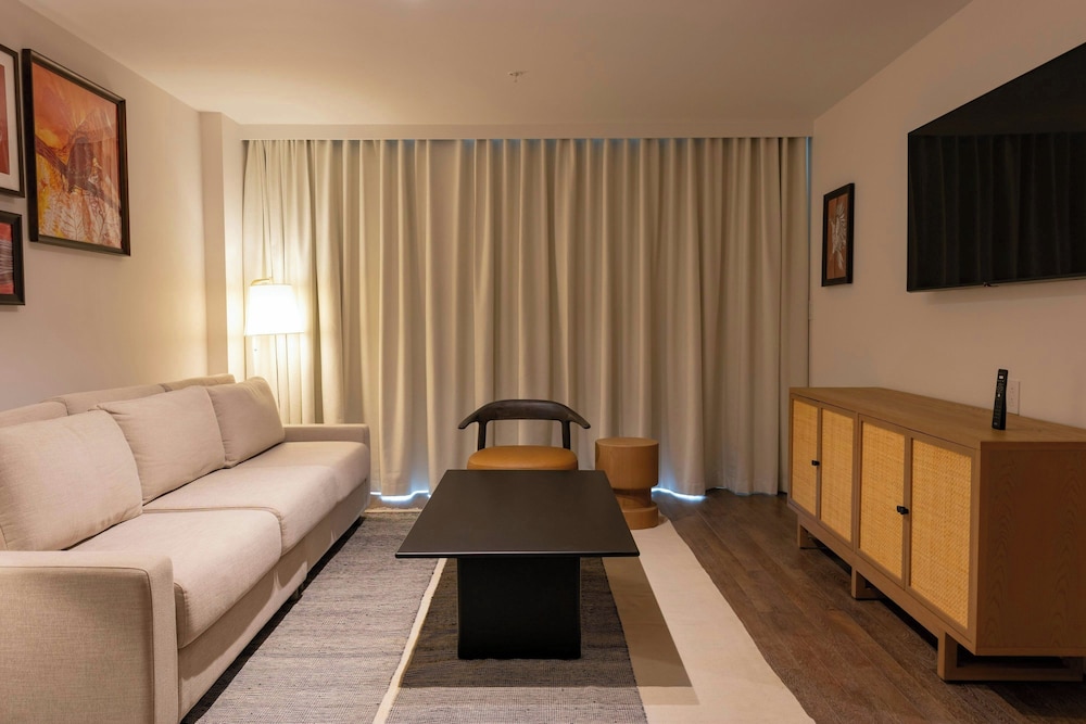 Suite, 1 Bedroom, City View (Balcony)