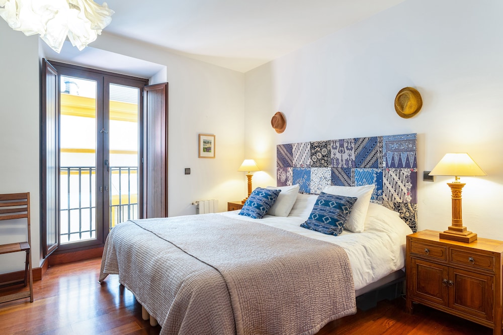 House (4 Bedrooms)