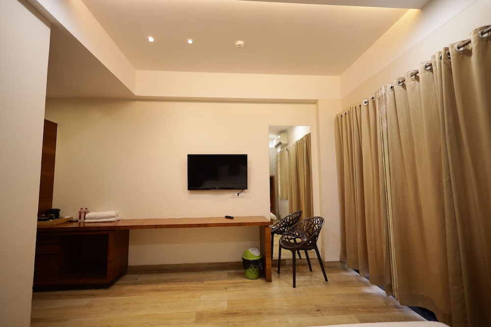 Executive Room - Photo 1