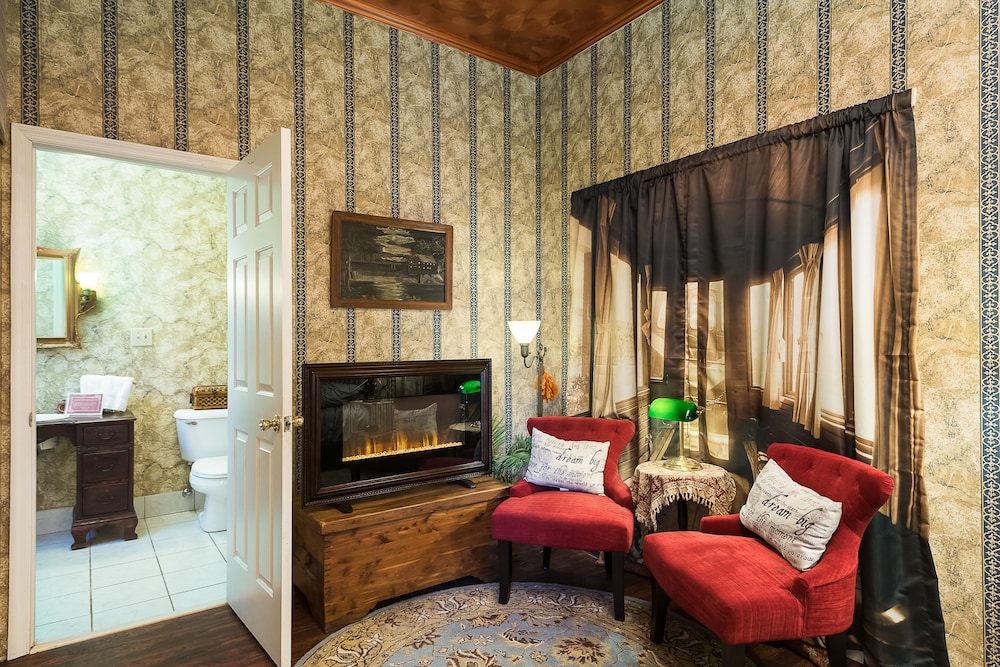 The Sleeper Car King Suite photo 2