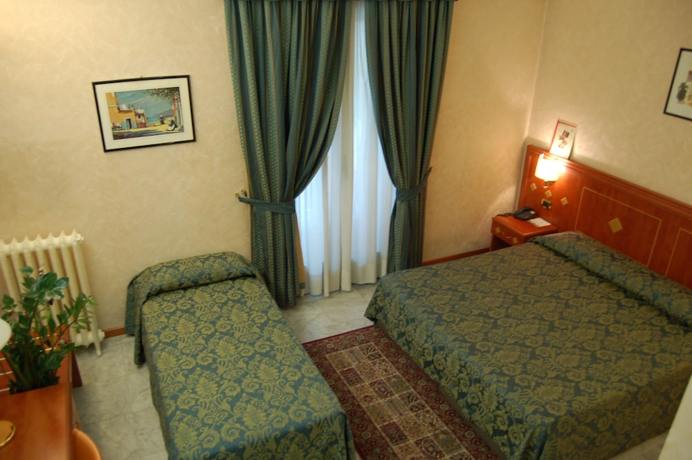 Standard Triple Room, 1 Bedroom - Photo 1