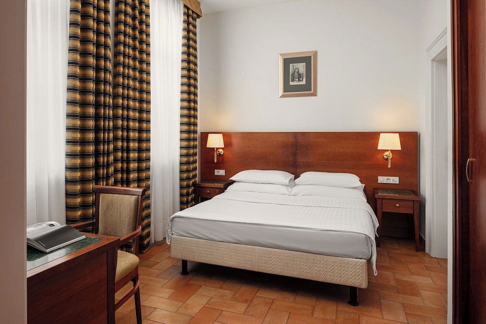 Triple Room - Photo 6