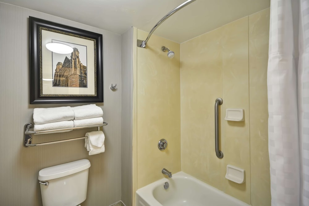 Suite, 2 Double Beds - Photo 7