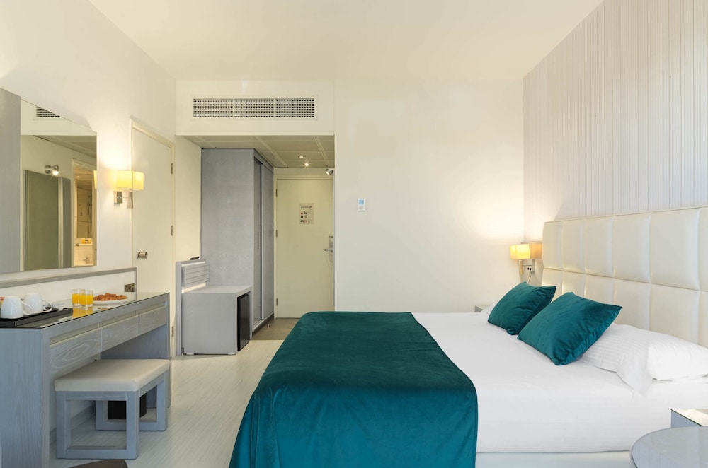 Double or Twin Room photo 2