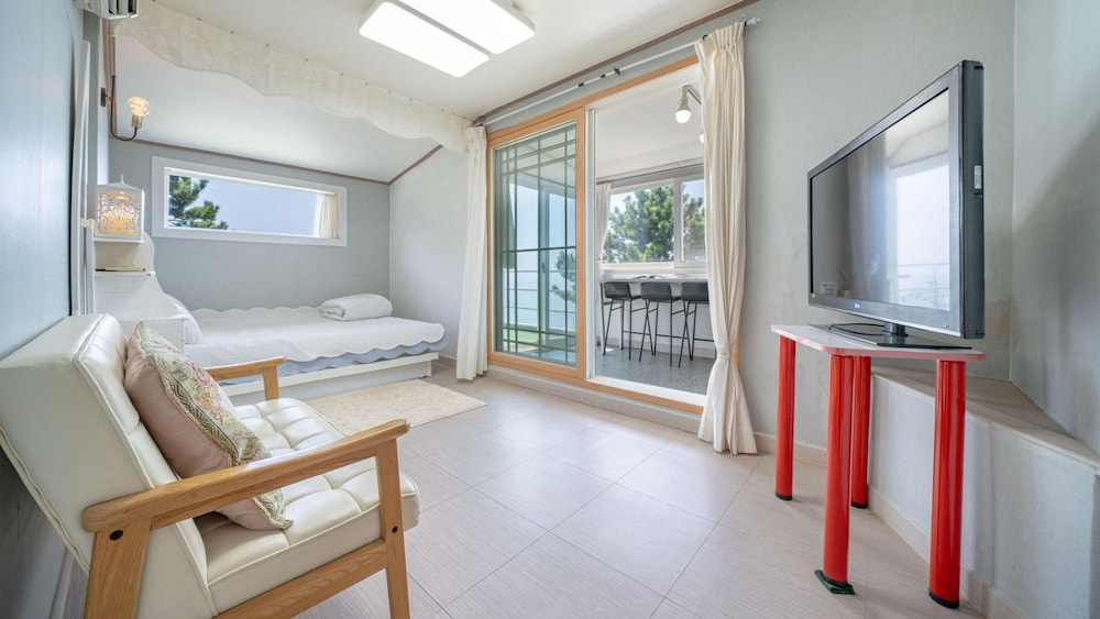 Basic Room, 1 Bedroom (Taebeaksan) - Photo 1