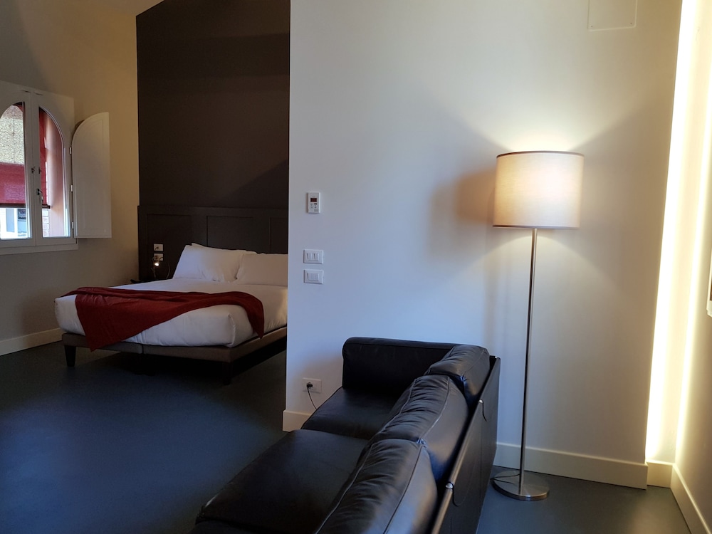 Luxury Suite photo 3