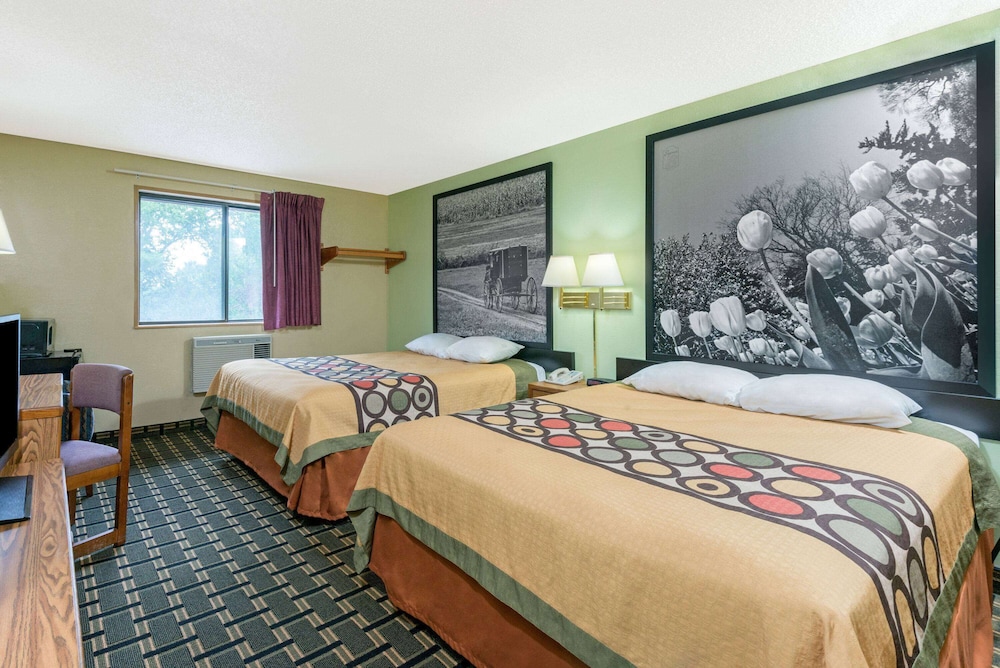 Standard Room, 2 Queen Beds - Photo 1